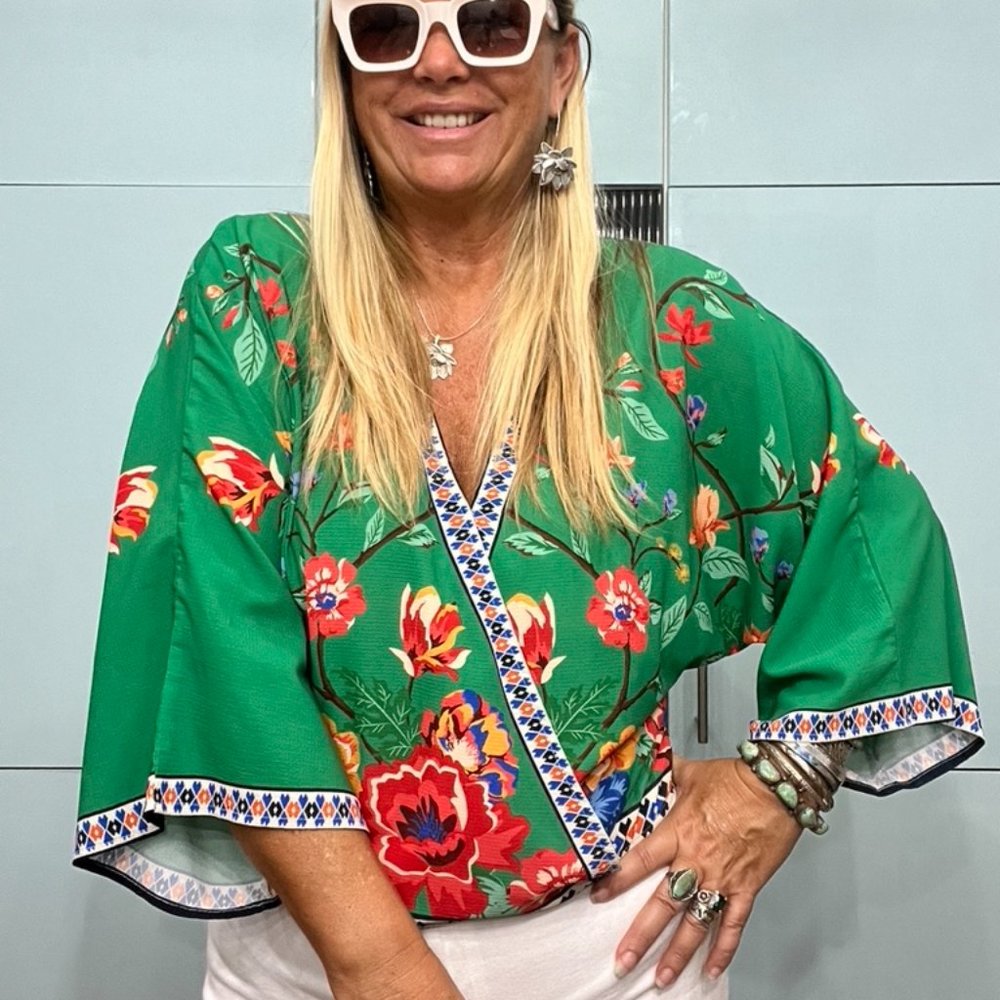 Flying Tomato Women's Green & Red Poppy Floral Top